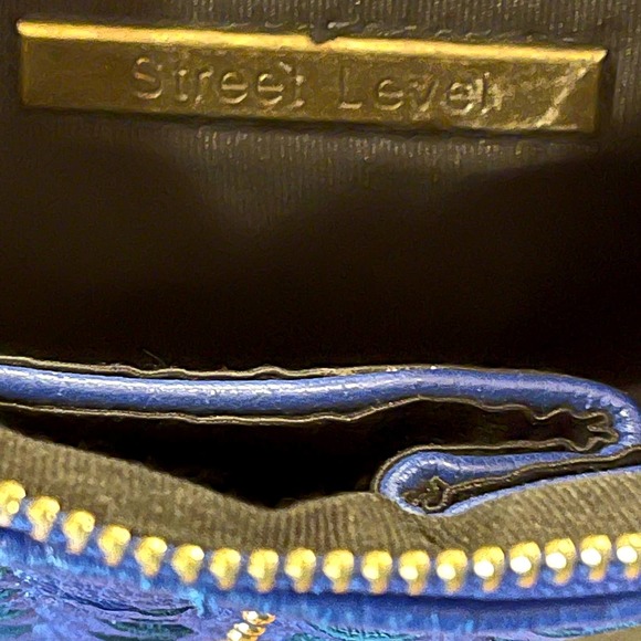 Street Level Womens Handbag Blue Weave‎ Leather Clutch Crossbody Chain Strap - Picture 8 of 10